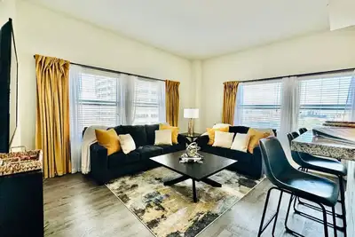 Image de Perfect Downtown Location For Events And Sports