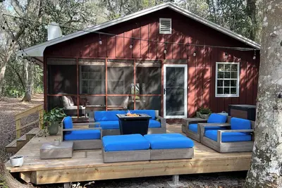 Image de Cozy Lakeside Cabin in Melrose