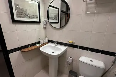 Large Masaki apartment with rooftop sea view