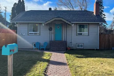 Image de Modern and Stylish 1 Bedroom Suite in Historic District of Ellensburg.