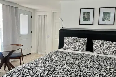 Image de Charming guesthouse with private backyard just 3 doors down from New Orleans.