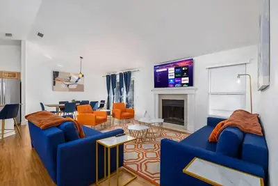 Family friendly - Fire pit -4 min to Uf - Spacious