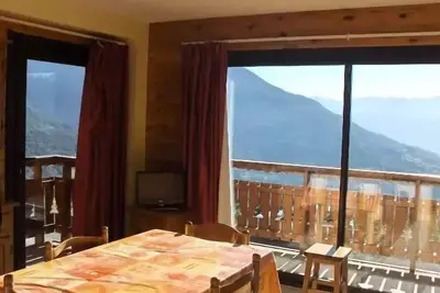 Image de Vue magnifique dans ce T3 de 6 couchages a Réallon Joub8-2