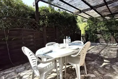 Image de Saint-Florent 2 Pièces terrasse piscine