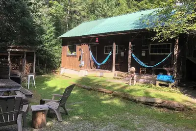 Image de Cabin 7min to Ski Stratton-Wood Stove, Starry Skies, Fire Pit, Views, Dogs Ok