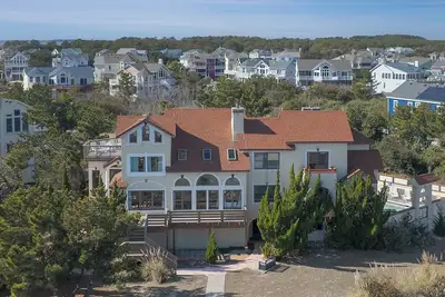 Image de Cinco De Mayo| Oceanside |Corolla | Sleeps 12