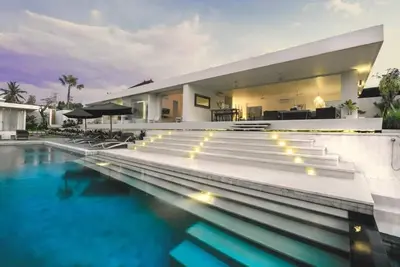 Image de Private Villa with butler service surrounded by rice fields and jungle views.