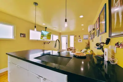 Image de Beyonce-themed house 5 minutes from downtown Houston.