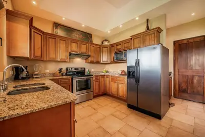 Image de Stunning Lake View Duplex with a Hot tub, Wifi, & Dog Friendly