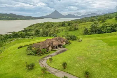 Image de Serene Lake View Duplex with a Hot tub, Wifi, & Dog Friendly