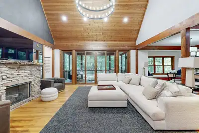 Image de Charming house in Brevard with heated outdoor pool, tennis court, and a gym