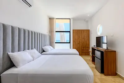 Image de Oceanfront Studio with a Pool, Wifi, Central A/C, Great Location