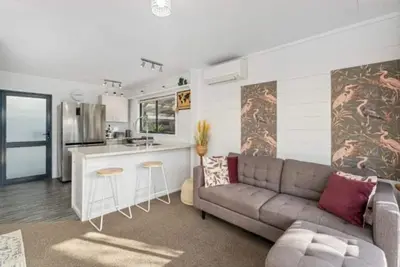 Image de Hosts on the Coast The Arkhos Bach