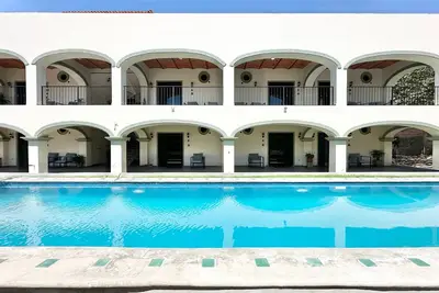 Image de Ajijic Retreat Studio with Outdoor Salt Water Pool by Restavio