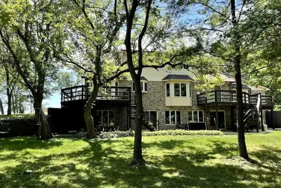 Image de Agape Green Estate for Vacationers and Visionaries\n\n