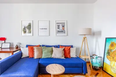 Image de Charming apartment of 60 sqm, for 4 people, located on the 3rd floor of a historical building without an elevator. The property is located in the heart of the city (Restricted Traffic Area), close to the main cultural attractions and just a short walk fr