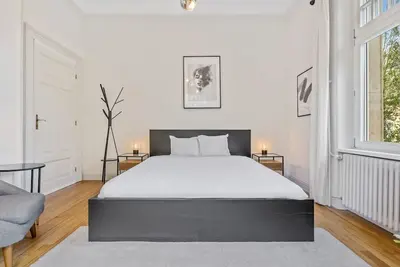 Image de Charming Room with Balcony in City Villa