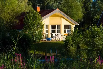 Image de Comfortably furnished vacation home in the Seeland vacation park with water access