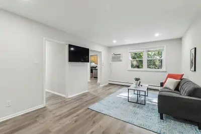 Pine Brook 118 I Modern Corporate 2bd I Parking