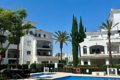 Image de Lovely ground floor south facing apartment  - A0501lt