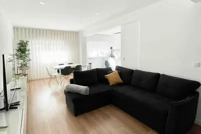 Image de Il est permis de fumer dans la rue. Mais je vous demande de ne pas. . .