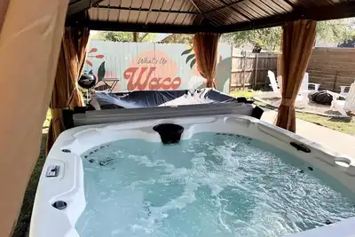Cedar & Thyme - Hot Tub+ Near Downtown