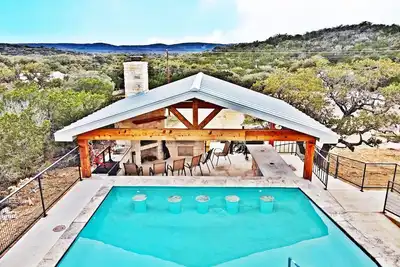 Image de The Wolves Den @ Frio River Vacation Rentals
