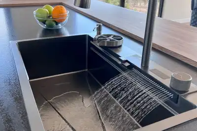 Image de Le Lord, Vue sur le fleuve, sentier et motoneige