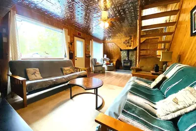 Image de Cozy A-frame cottage, 3min bike ride to the lake all year round