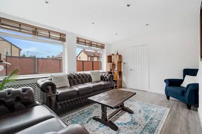 Image de Spacious 4 Bed Hidden Gem | Pass The Keys