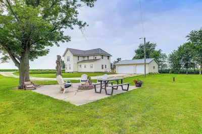 Image de Marion Retreat w/ Patio, Grills & Fire Pit
