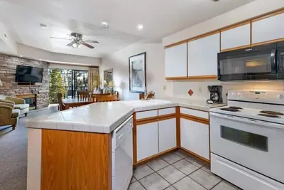4 Villas in Family-Oriented Resort w\/ Game Room, Bbq Grills & Sports Courts