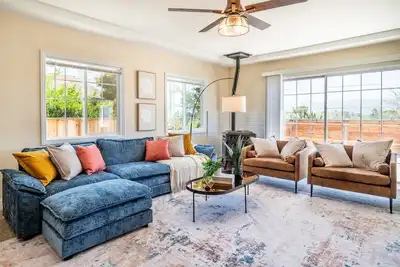 Image de 4 bed/2 ba Quiet Monterey County Retreat home