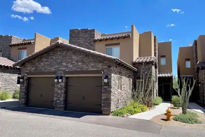 Image de Superb Downtown Cave Creek!