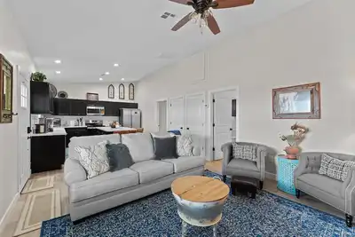 Image de Woodhood Luxury Casita #1. horse country