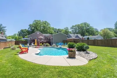 Image de Living The Dream in Belmont Nc / Heated Pool! \n