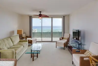 Image de Luxury High Floor 2br/2ba Central Waikiki with Washer Dryer plus Free Parking