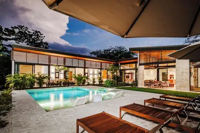 Image de Elegant Villa Retreat featuring Luxe Comfort Stunning Views in Playa Grande