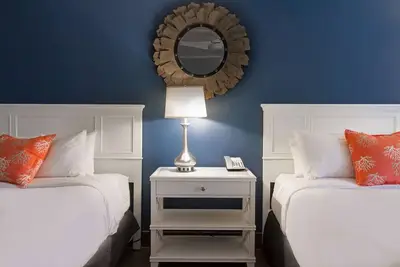 Image de Comfort and Convenience! Pets Allowed, Free Parking, Tennis Courts, Hot Tub