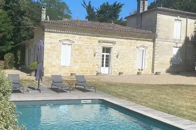 Image de Location vacances grande maison bourgeoise proche Bordeaux.