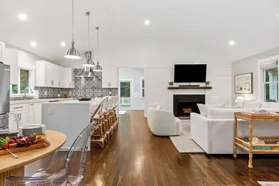 Image de Upscale Secluded Home w/Central Ac, Pool & Firepit