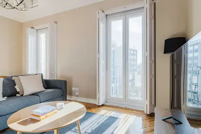 Image de Dreamy Rios Rosas 3br w/ Doorman, Elev, A/C, by Blueground