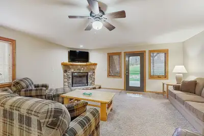 Image de Condo with access to Golf, Pool, Hot tub, Lake access, & Resort Amenities
