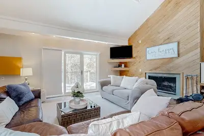 Image de Quechee Club condo with golf courses, pools, tennis, gym, & easy ski access