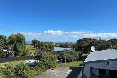 Image de Ocean views, short walk to the beach. Close to the winery and great fishing.