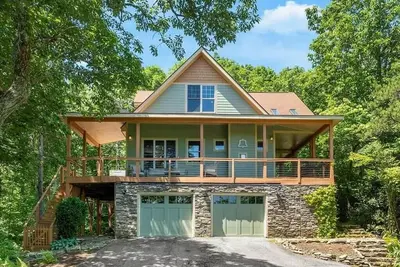 Image de Point of View with Hot Tub, Mtn Views and Fire Pit