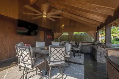 Image de Adams House-Outdoor Entertainment-Walk to Eat/Shop