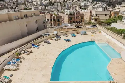 Image de This apartment is a 2 bedroom(s), 2 bathrooms, located in Is-Swieqi, null.