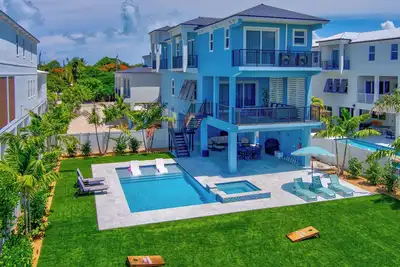 Image de Luxury 5br Bayfront Oasis: Marathon Keys Villa + Boat Dock + Pool + Hot Tub