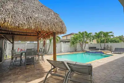 Image de 5-Bd, 5-Ba Tropical Oasis - Pool, Patio, Fun